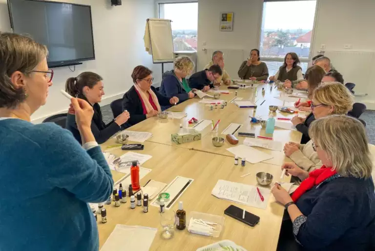 Lire la suite à propos de l’article Atelier d’aromathérapie : exemples d’initiatives locales 